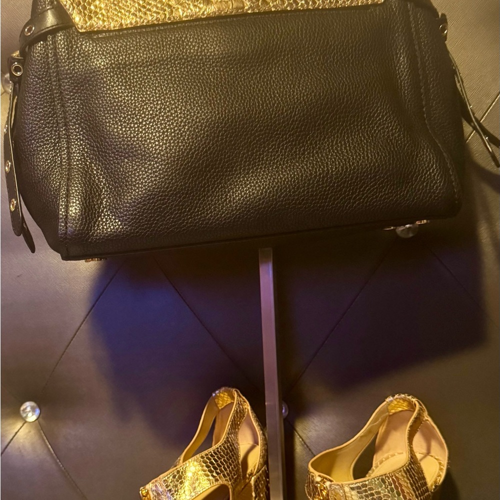 Michael Kors Black and Gold Shoulder Bag - Picture 4 of 7